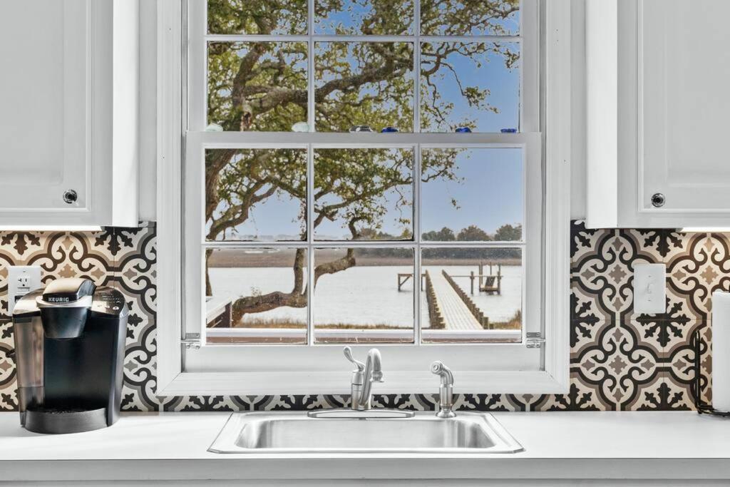 Dolphin Cove - Whole Waterfront House With Dock Villa Ocean Isle Beach Exterior photo